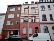 Sanierungsbedürftiges Mehrfamilienhaus mit 4 Wohneinheiten in Duisburg zu verkaufen